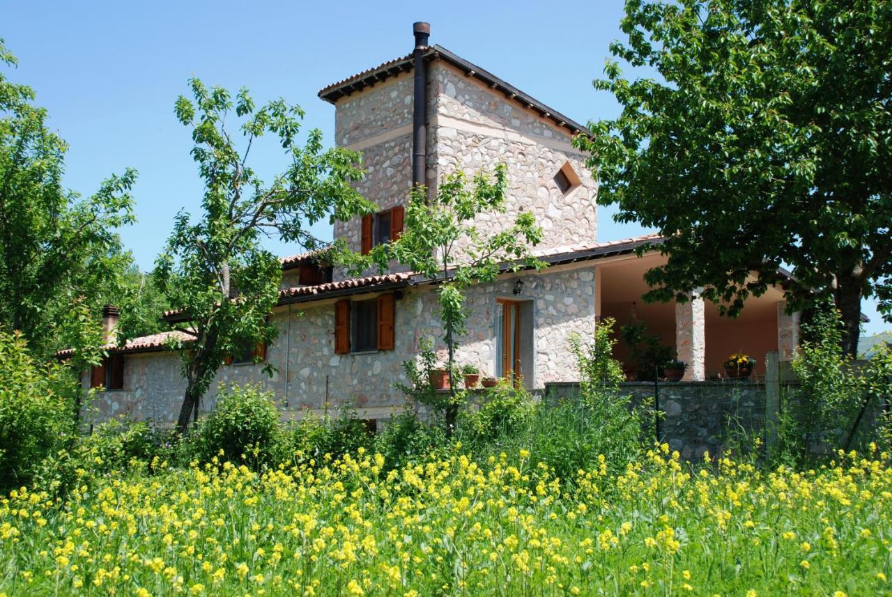 Casale La Torretta Panzió Norcia Kültér fotó